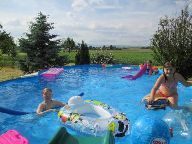 Julias pool