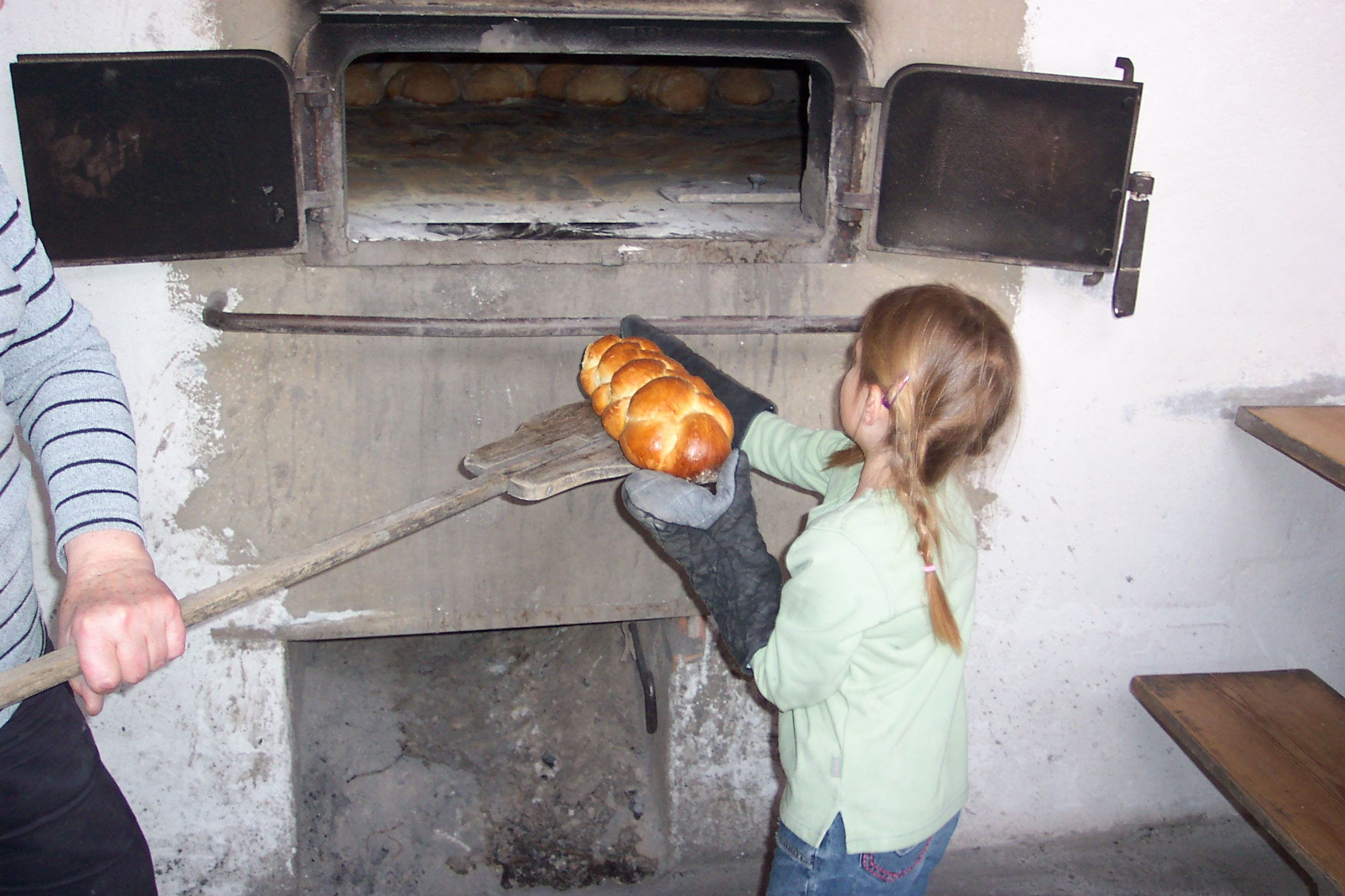 Helpingintheovenhouse.jpg