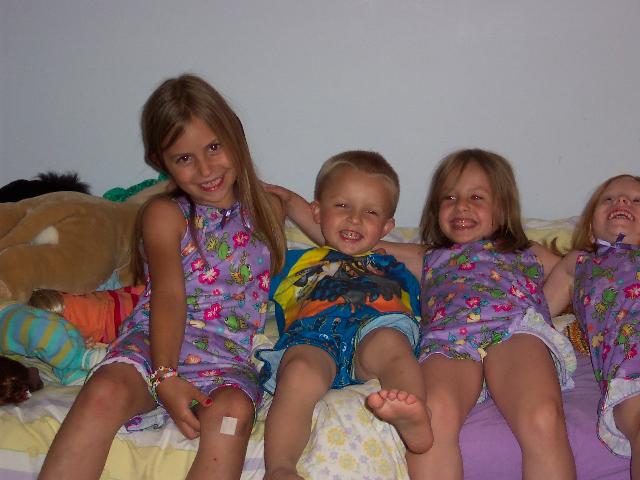 4 silly kids