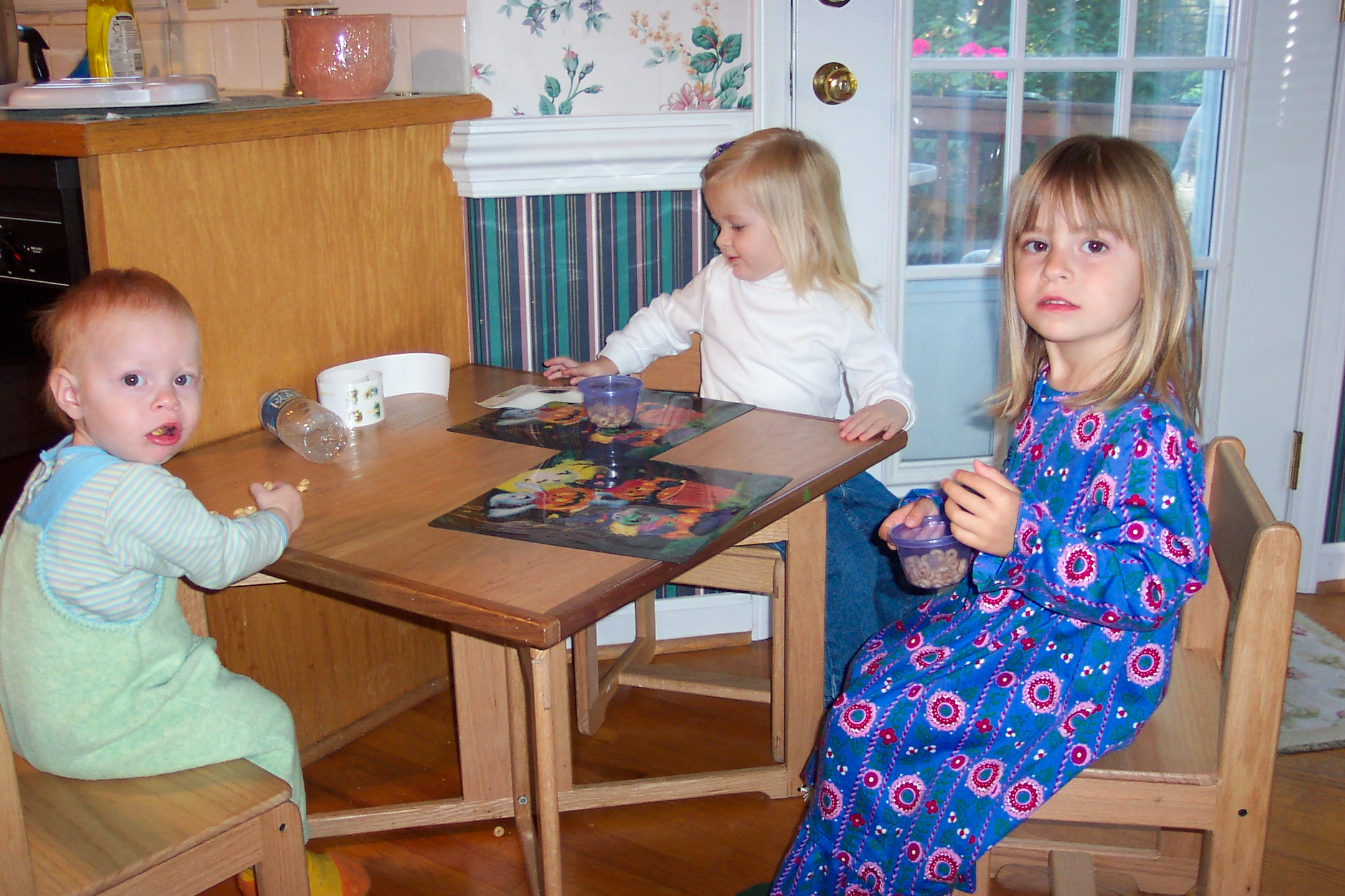 SnackingwithZoe.jpg