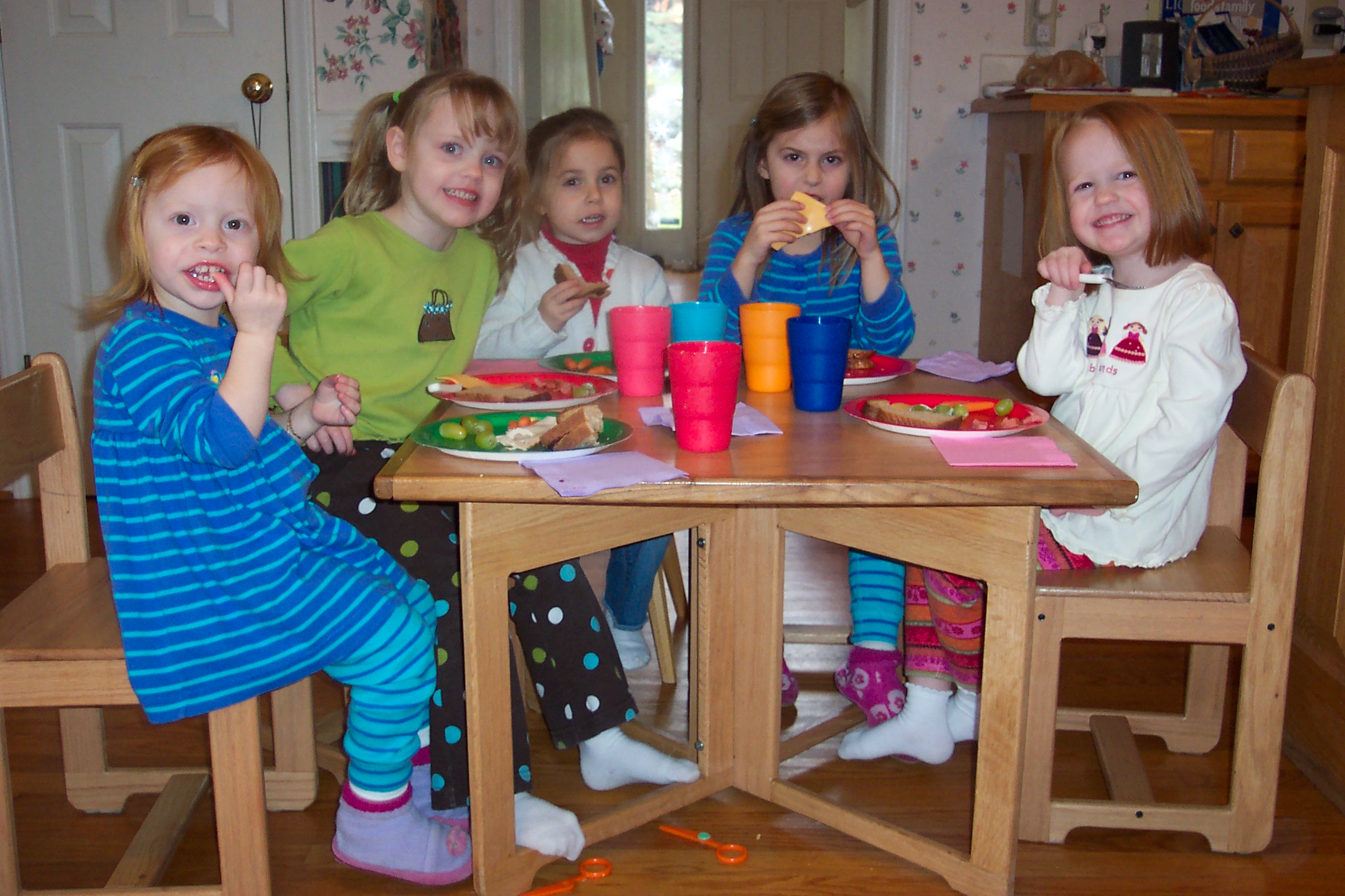 Lunchingwithfriends.jpg