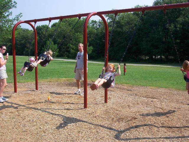 4 swinging girls