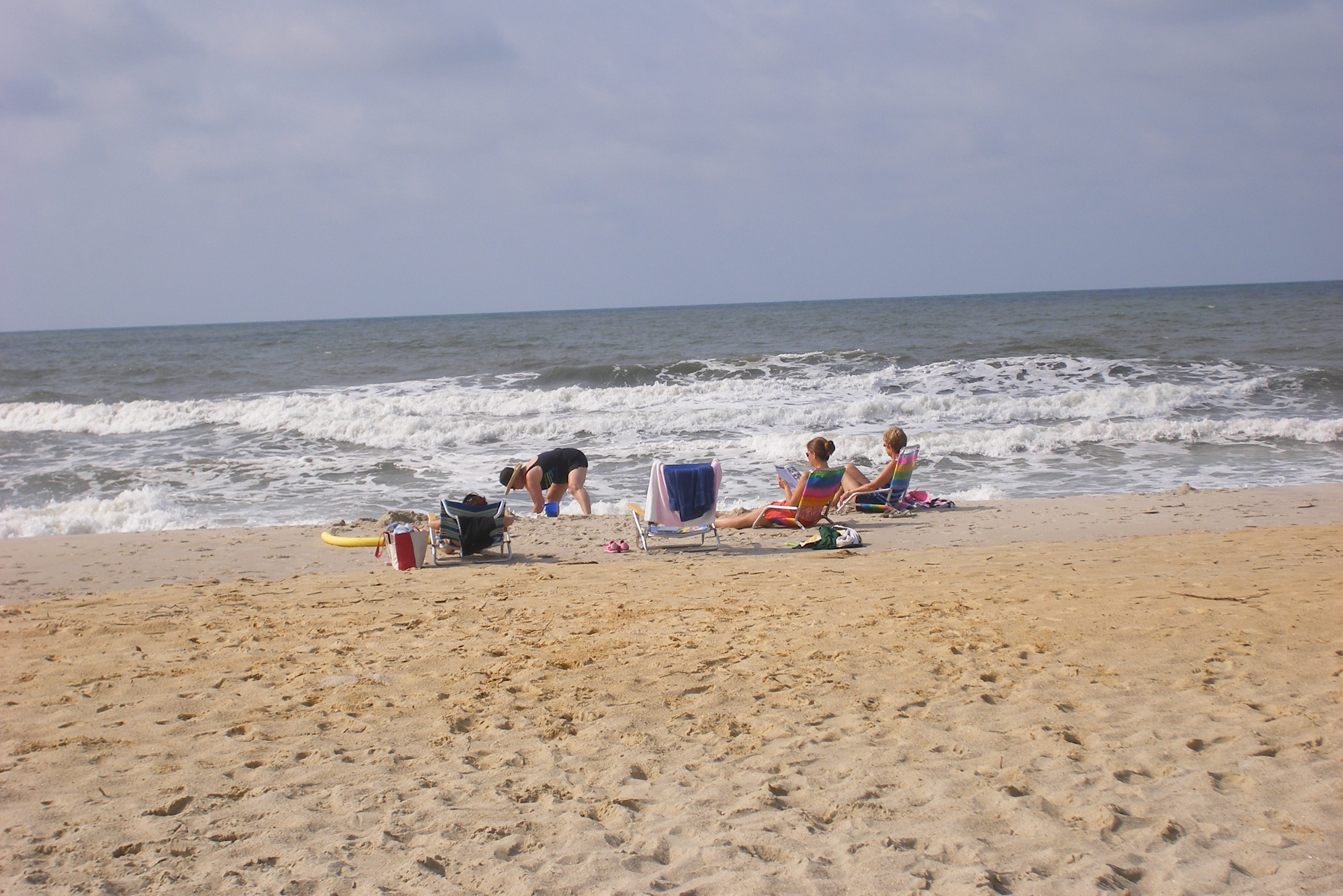 Crowdedbeach.jpg